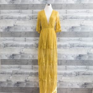 ‘Amelia’ Lace Maxi Dress.